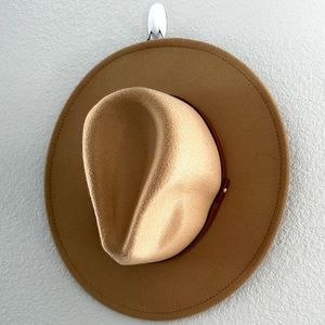 Melrose and Market Hat